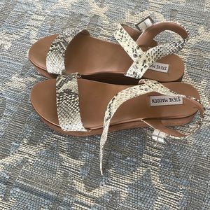 Steve Madden Aiden Strappy Sandals 9